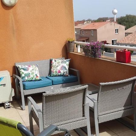 Appartement avec grande terrasse à 15 mn de la mer Saint-Estève Extérieur photo