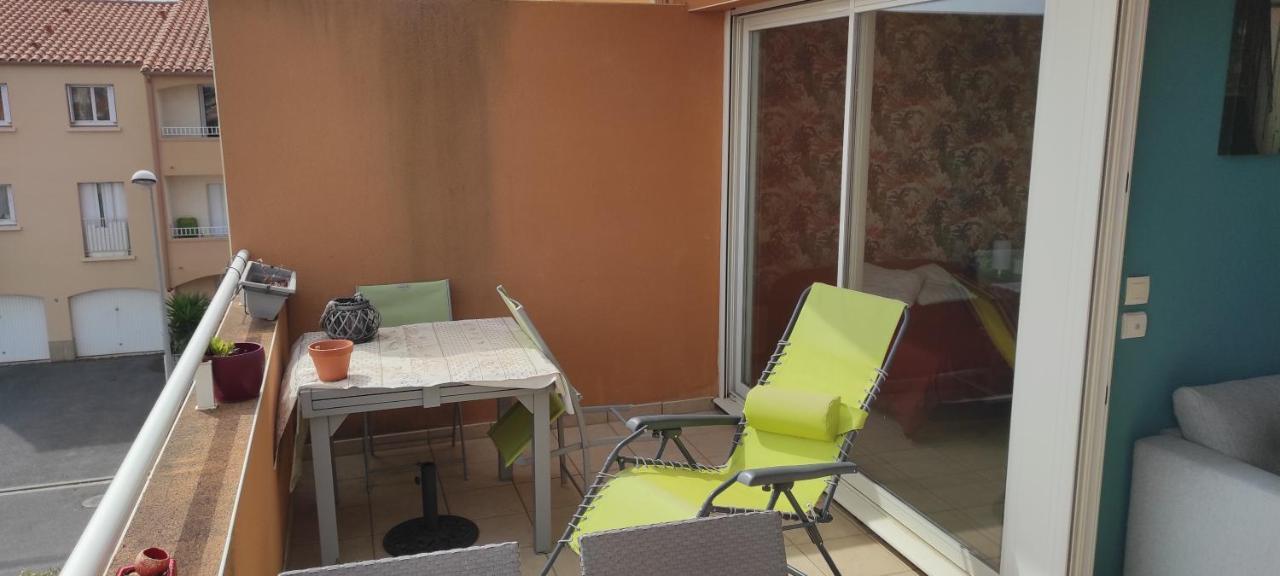 Appartement avec grande terrasse à 15 mn de la mer Saint-Estève Extérieur photo