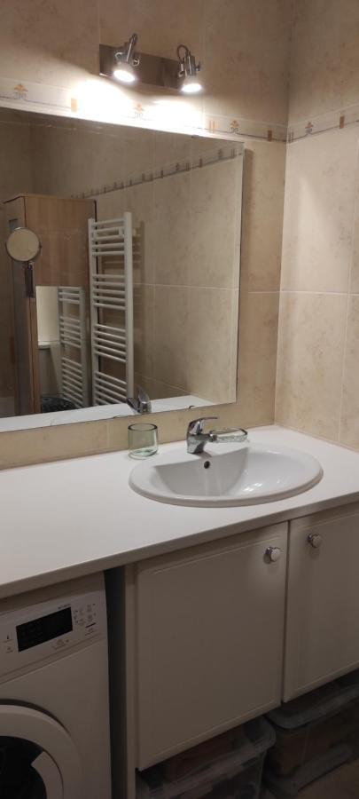 Appartement avec grande terrasse à 15 mn de la mer Saint-Estève Extérieur photo