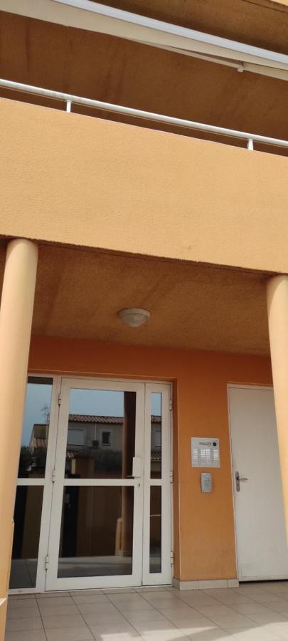 Appartement avec grande terrasse à 15 mn de la mer Saint-Estève Extérieur photo