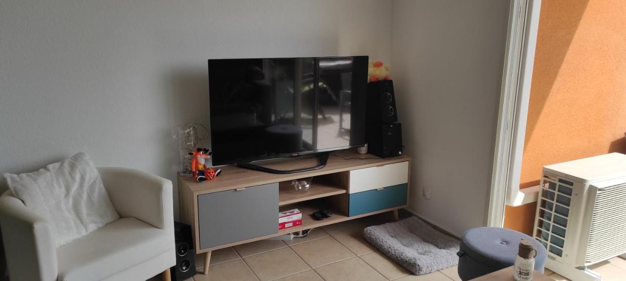 Appartement avec grande terrasse à 15 mn de la mer Saint-Estève Extérieur photo
